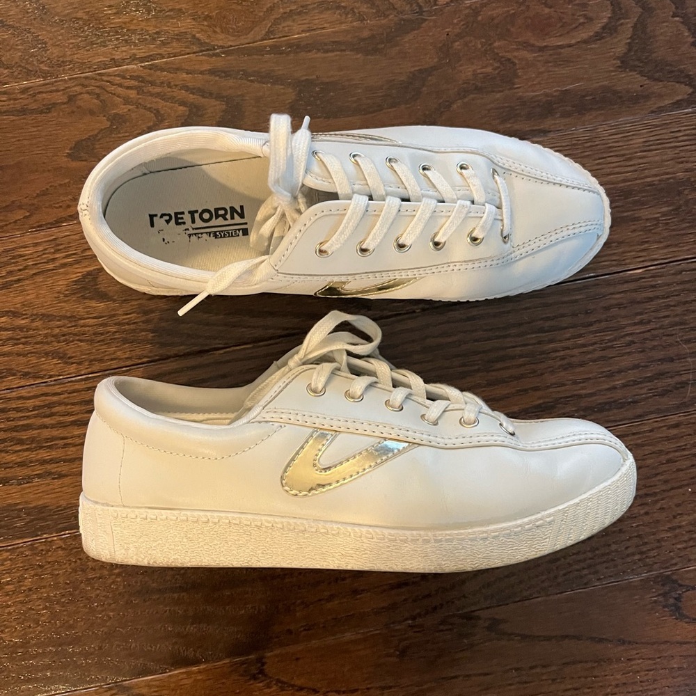 Tretorn white leather shoes, size 8